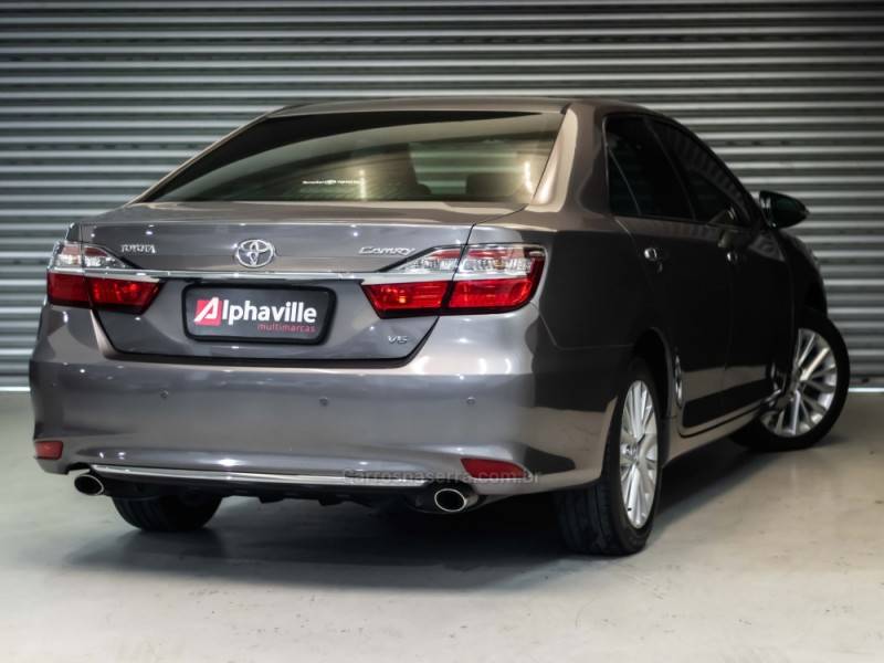 TOYOTA - CAMRY - 2016/2016 - Cinza - Sob Consulta