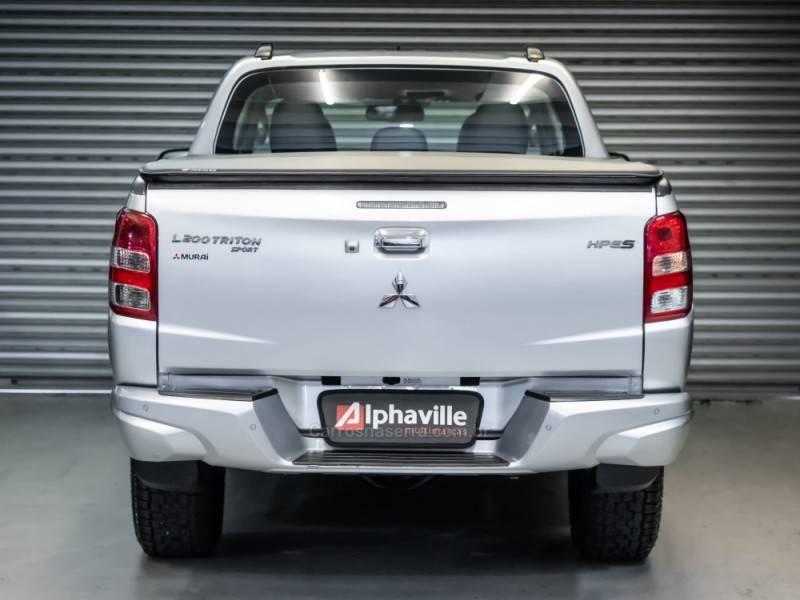 MITSUBISHI - L200 TRITON - 2020/2020 - Prata - R$ 174.900,00