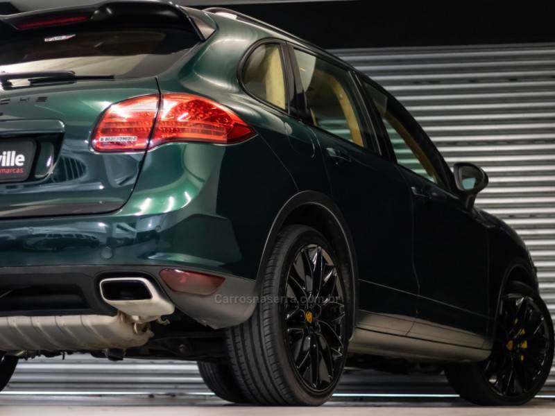 PORSCHE - CAYENNE - 2012/2012 - Verde - R$ 169.900,00