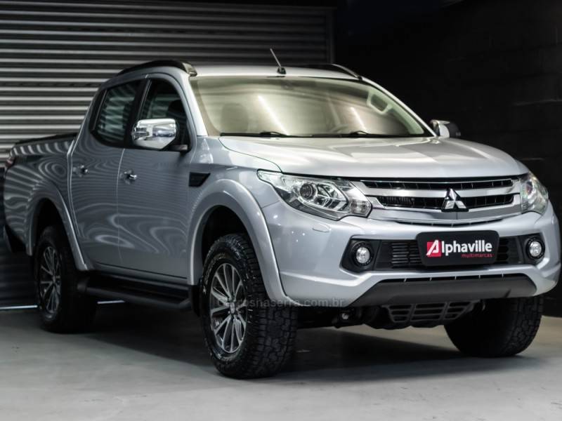 MITSUBISHI - L200 TRITON - 2020/2020 - Prata - R$ 174.900,00