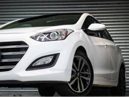 HYUNDAI - I30 - 2016/2016 - Branca - R$ 79.900,00